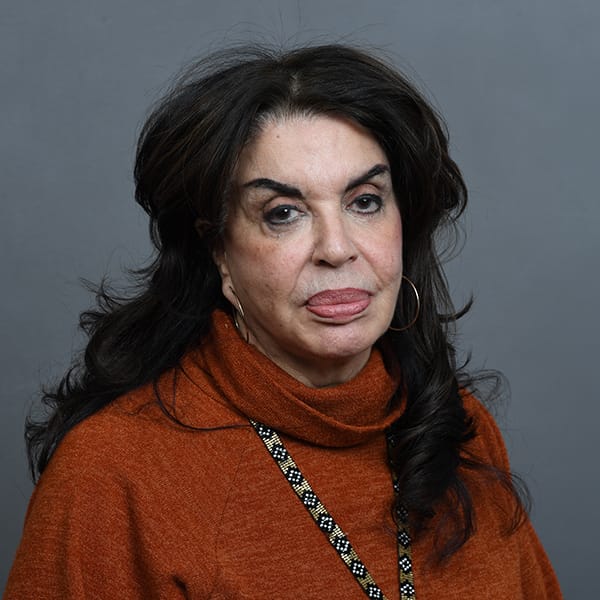 Elaine Nikolakakos